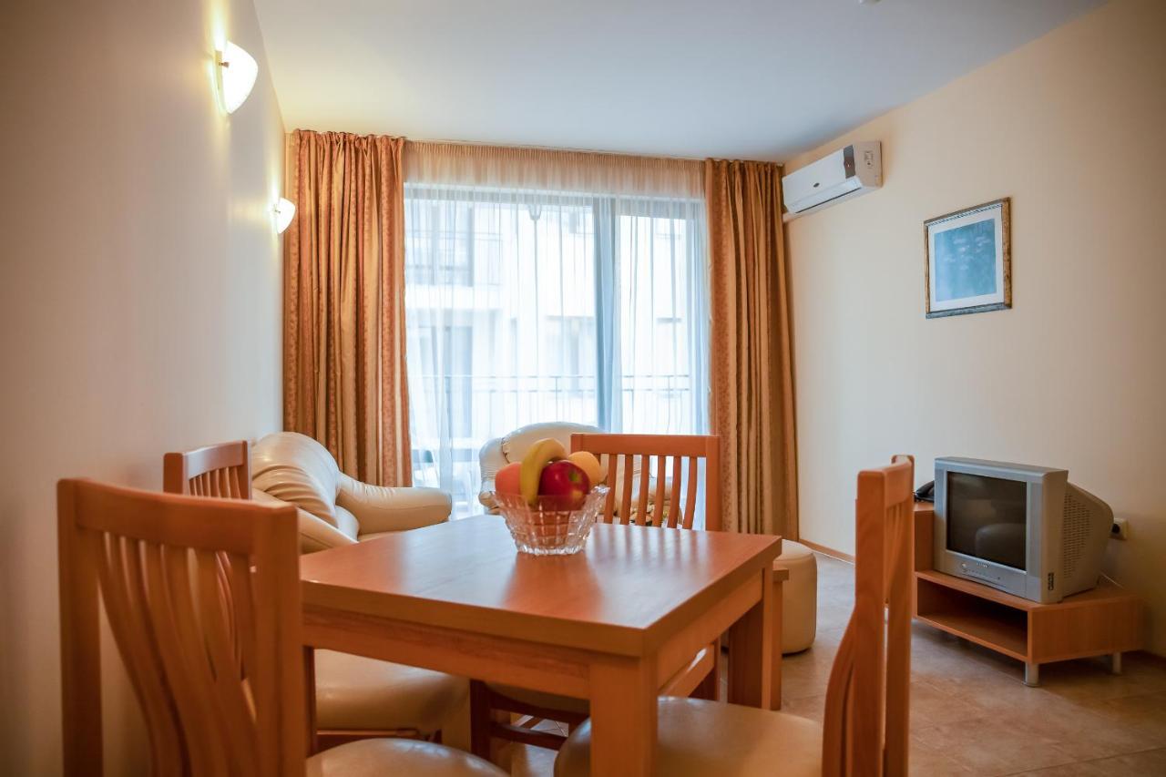 Apartment Tourist Complex Rose Village サニービーチ エクステリア 写真