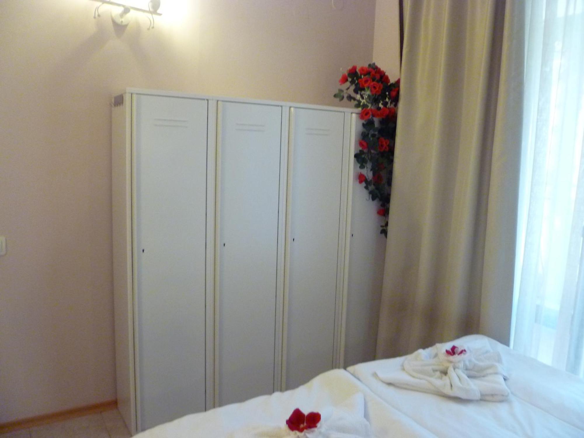 Apartment Tourist Complex Rose Village サニービーチ エクステリア 写真
