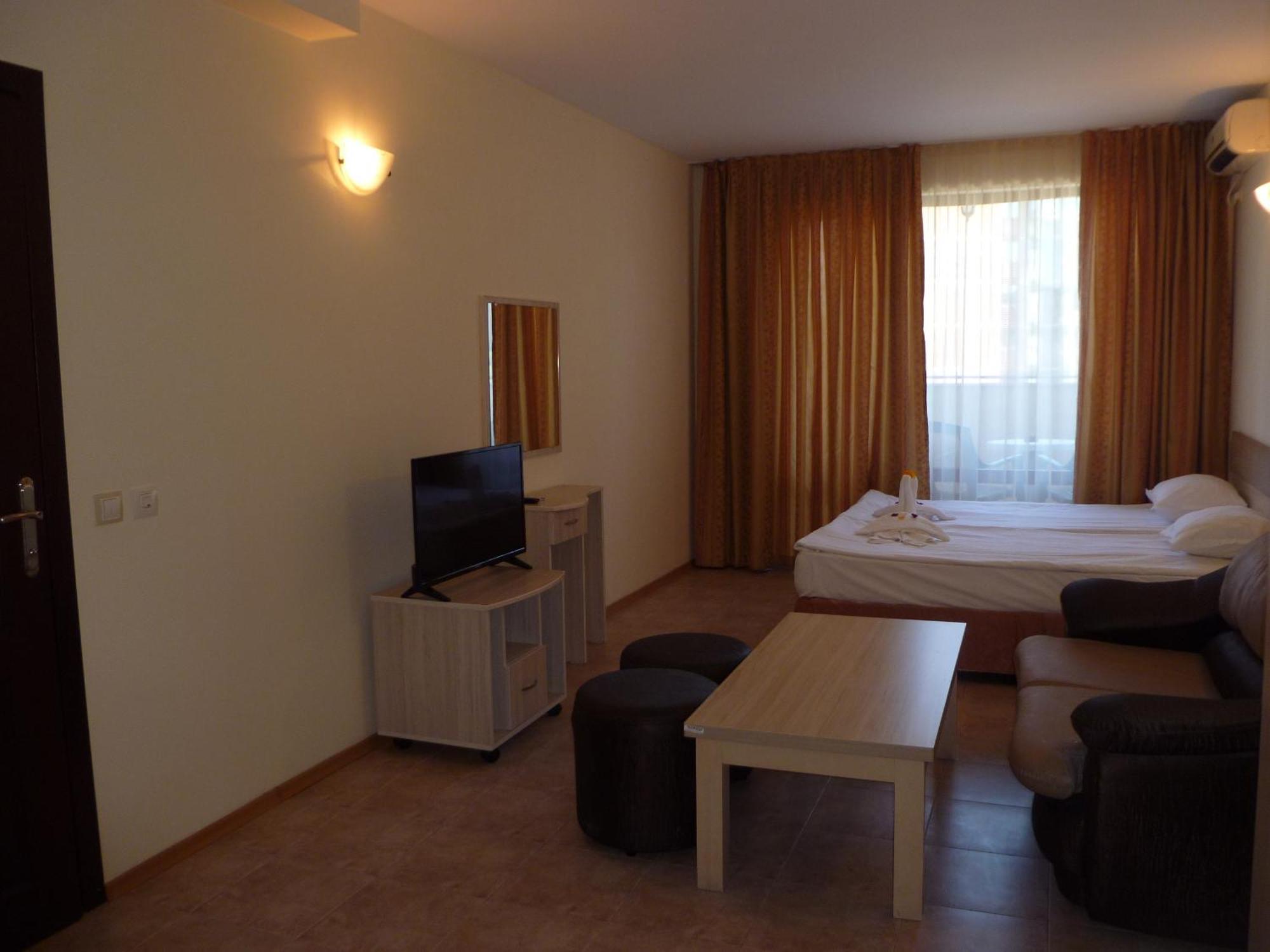 Apartment Tourist Complex Rose Village サニービーチ エクステリア 写真