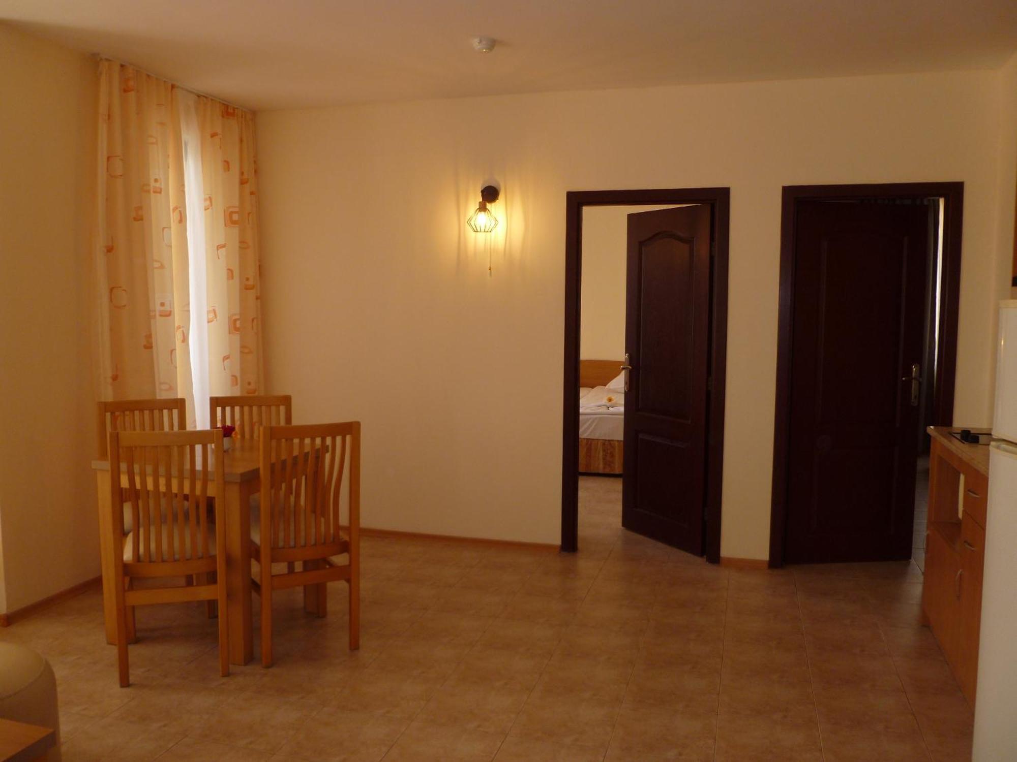 Apartment Tourist Complex Rose Village サニービーチ エクステリア 写真