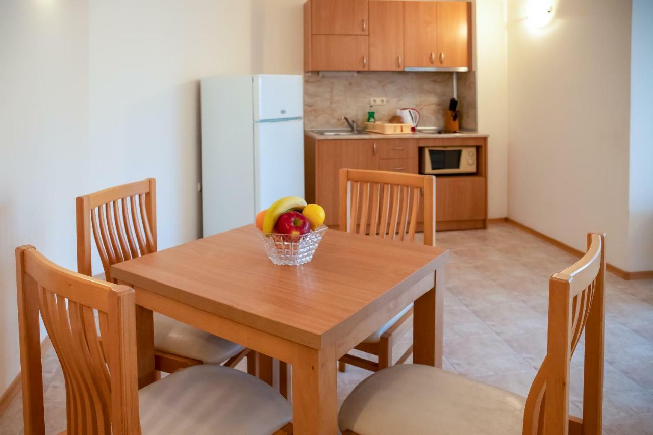 Apartment Tourist Complex Rose Village サニービーチ エクステリア 写真
